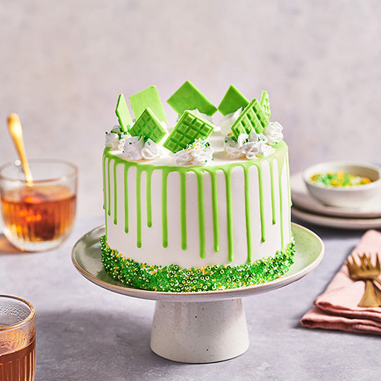 Torte mit Cake Drip Frühlingsgrün