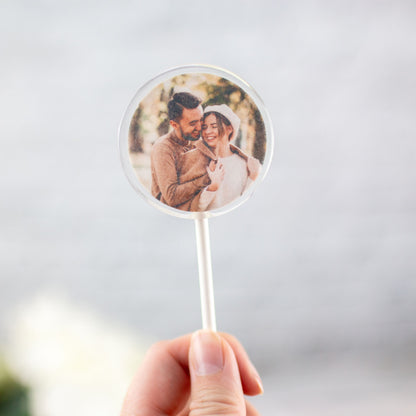 einzelner Lolli 5cm in Hand