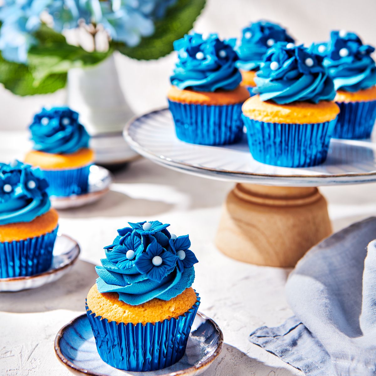 CupCakes mit Fondant Blüten Bella blue