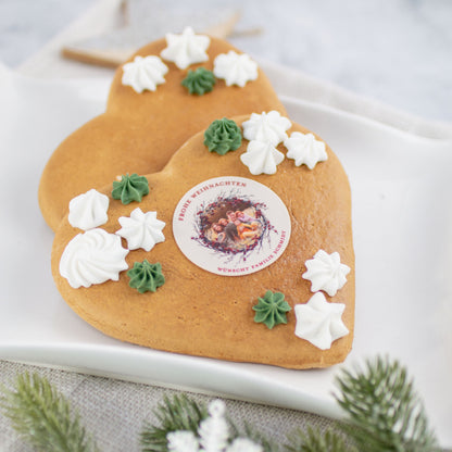 Lebkuchenherz mit Icing Tupfen und Oblate Beerenkranz
