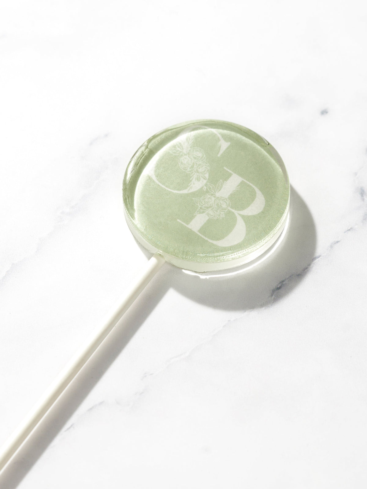 MotivLolli Parisienne in Salbeigrün mit floralen Initialen