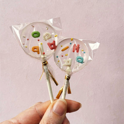 Alphabet Lolli mit bunten Nonpareilles – Bild 2