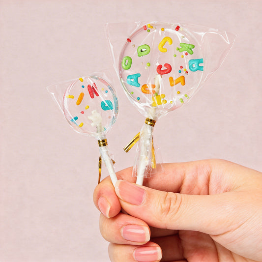 Alphabet Lolli mit bunten Nonpareilles – Bild 1