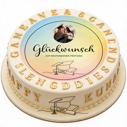 Motivtortenbild Abchluß Glückwunsch zur bestandenen Prüfung auf Torte mit Buchstaben